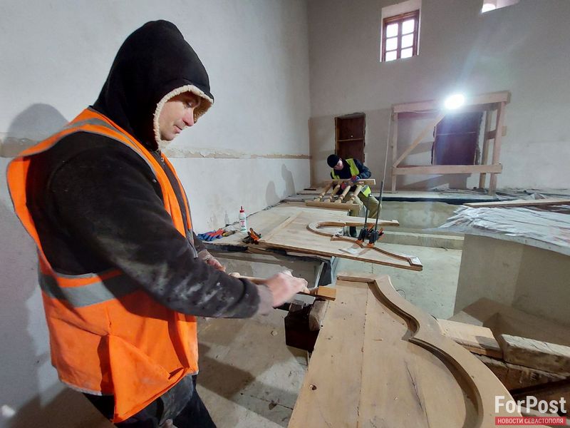 крым бахчисарай рабочие дворец ремонт реставрация декор